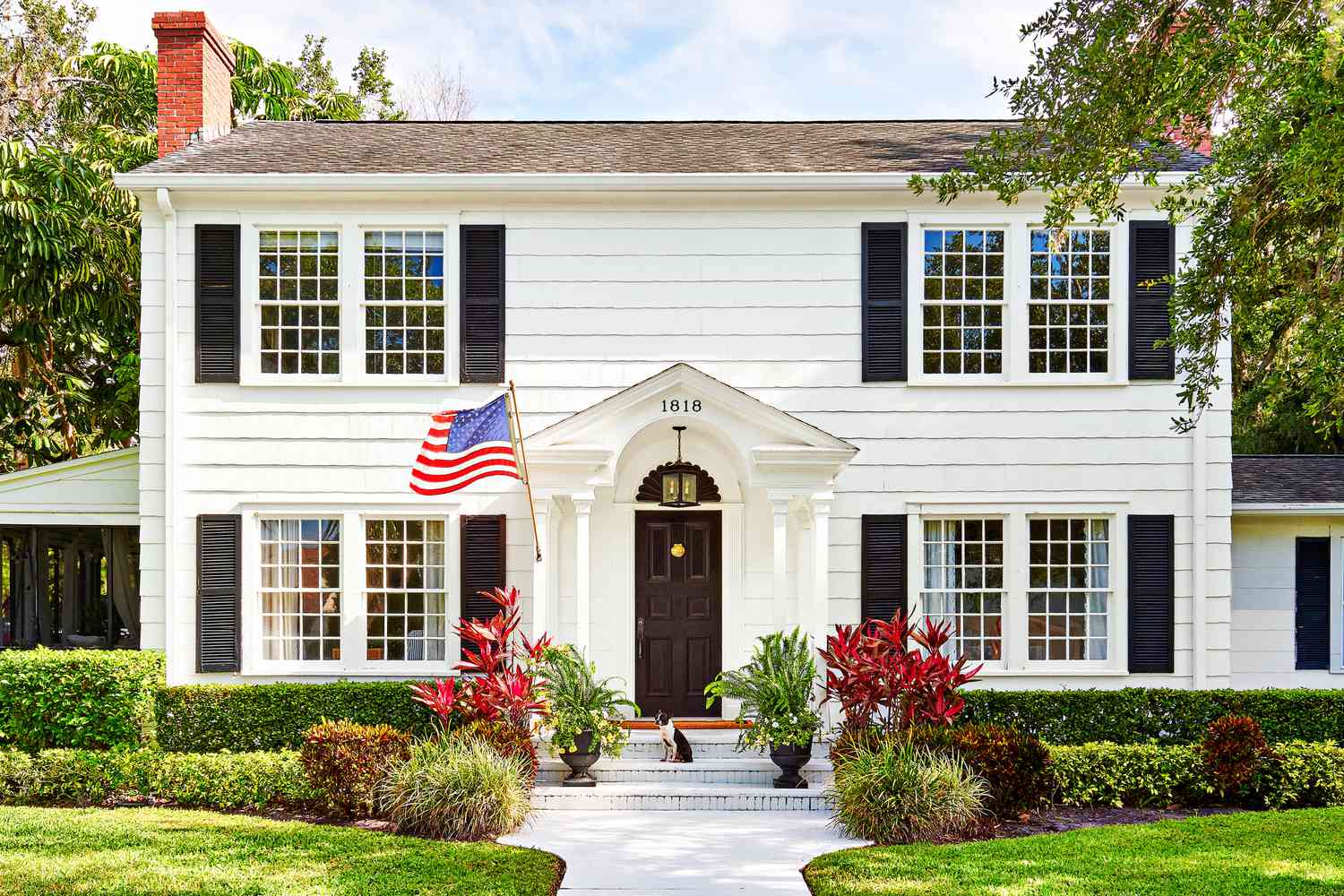 Symmetric classic curb appeal